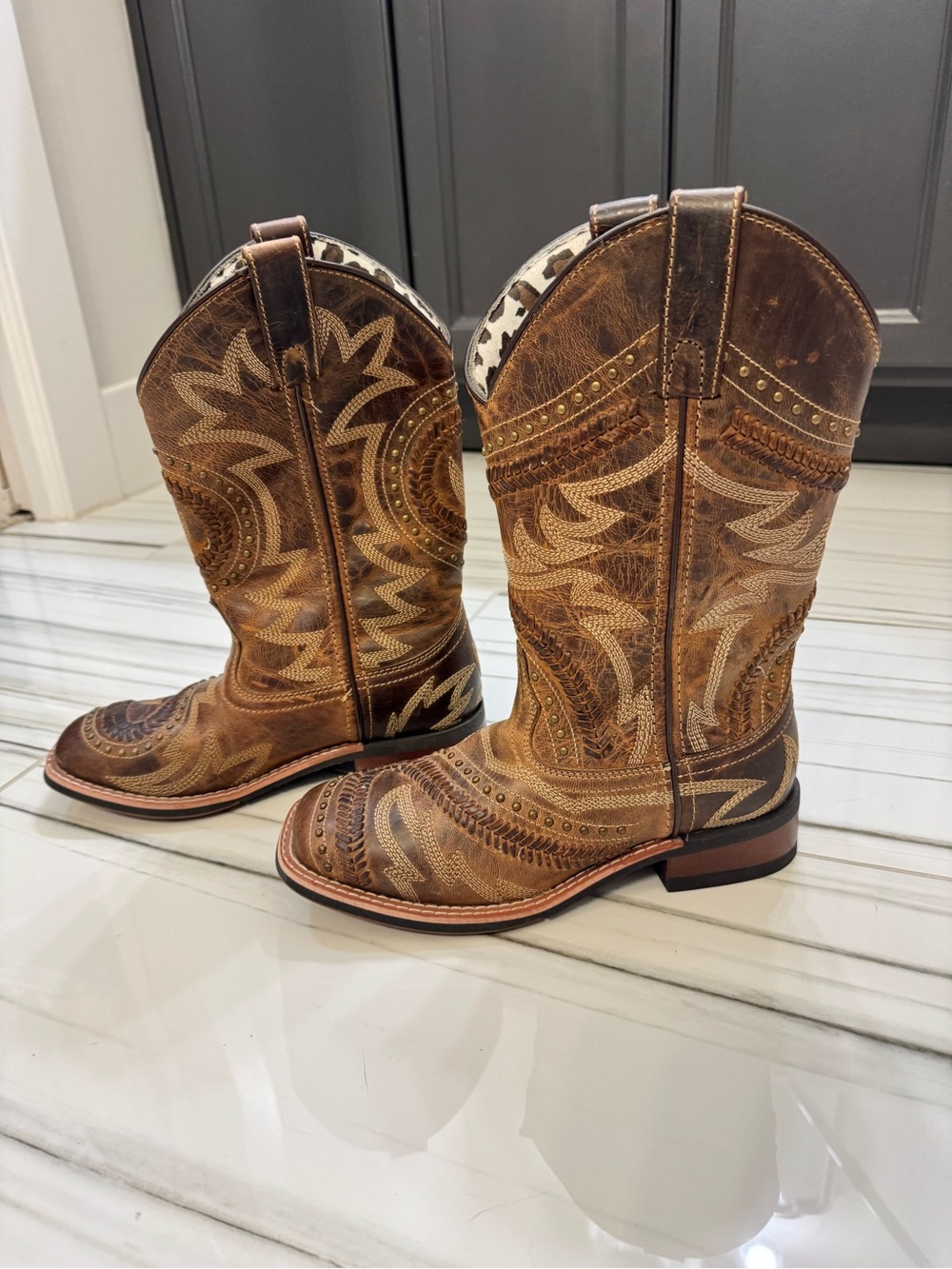Laredo Brown Distressed Leather Embroidered Heeled Cowboy Boots Size 6.5 - Picture 3 of 7